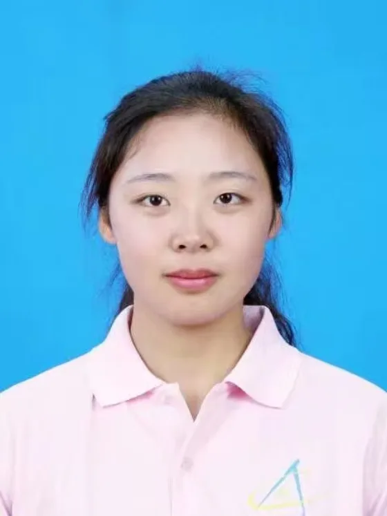 徐淑颖入职时的证件照